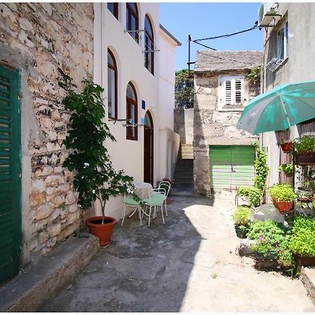 Apartment Josip Примоштен Экстерьер фото