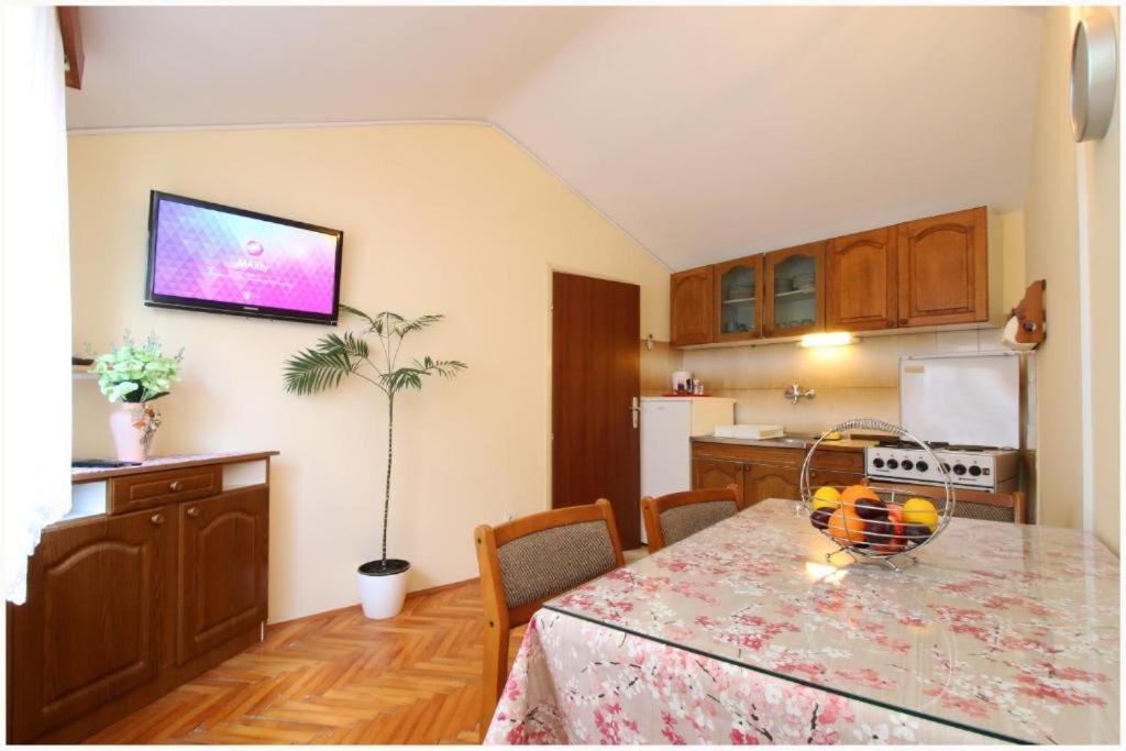 Apartment Josip Примоштен Экстерьер фото