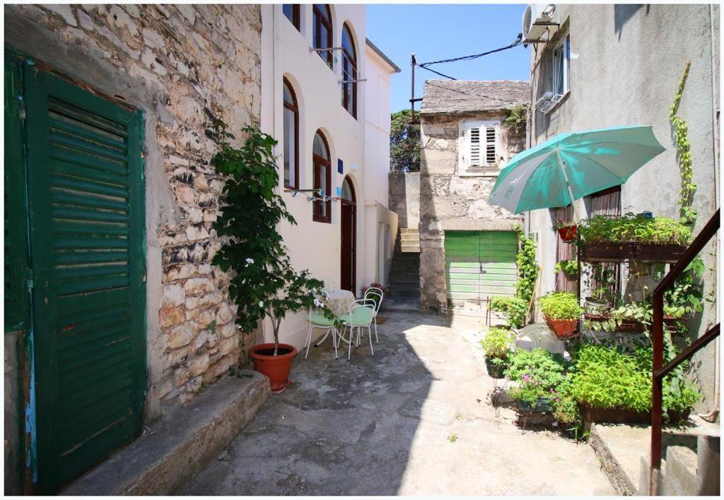 Apartment Josip Примоштен Экстерьер фото